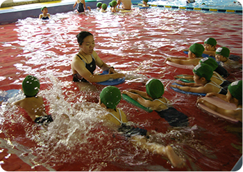 室内温水プール